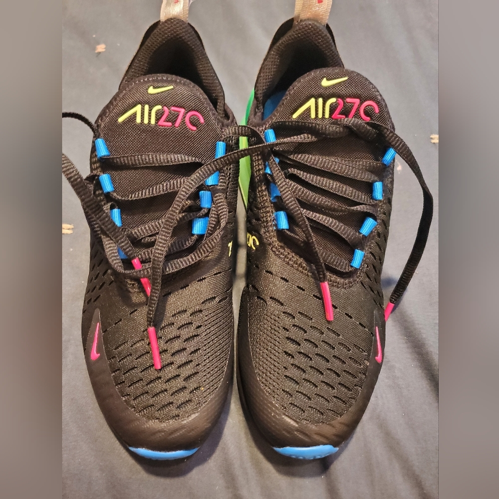 Nike Airmax 270 size 4Y, 5.5 Women's